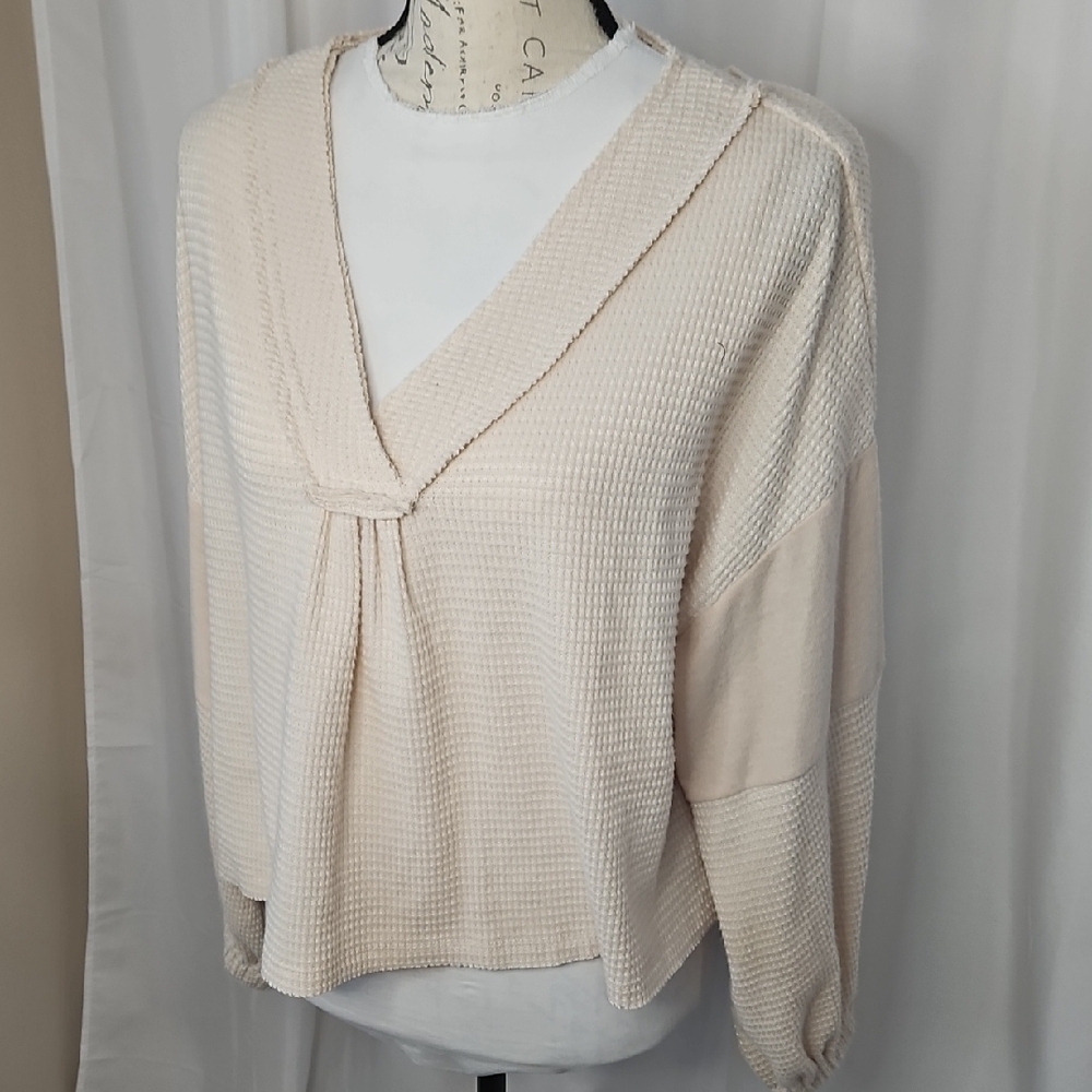 Vintage Women's V-Neck Sweater in Cream